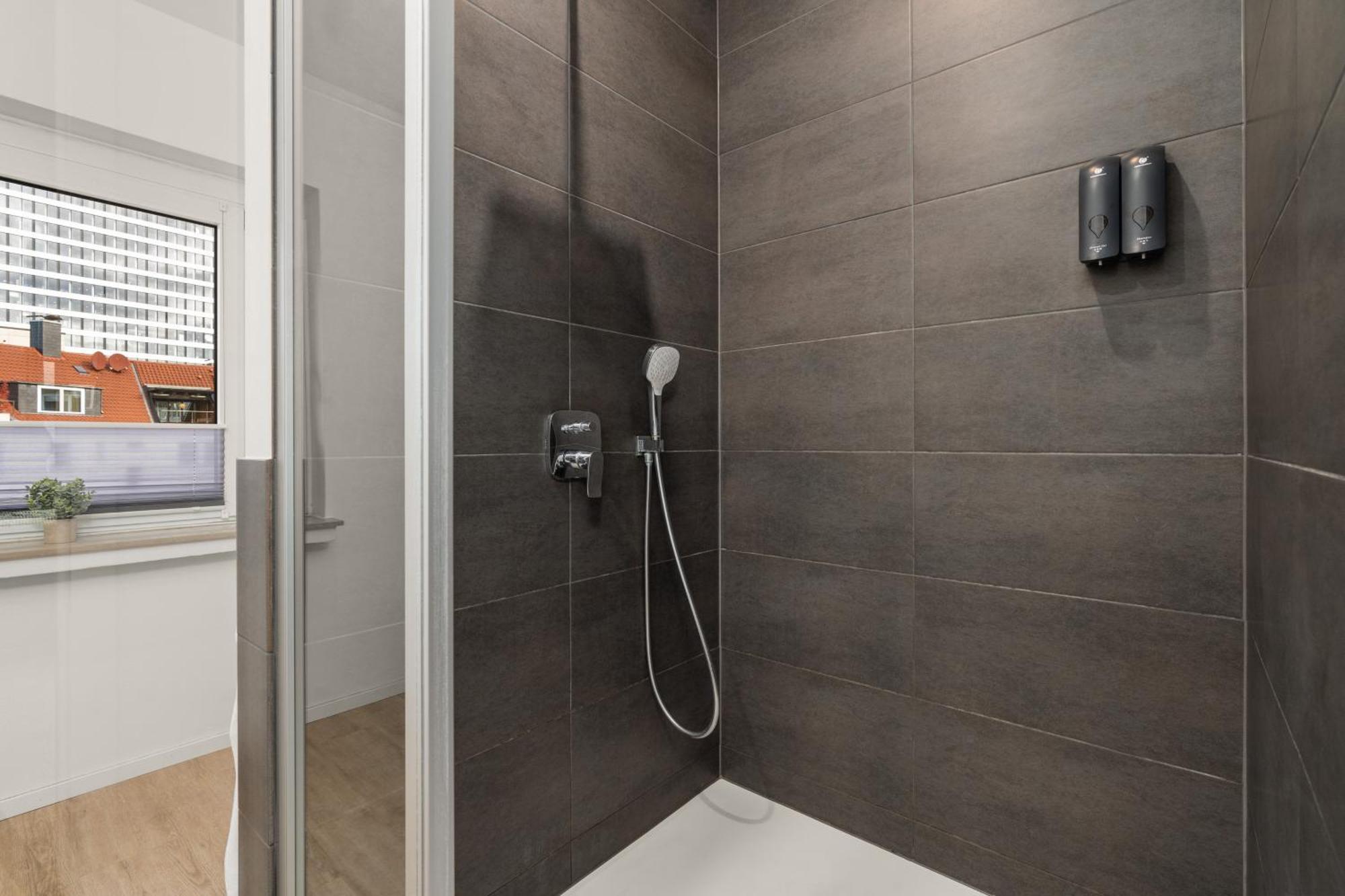 Homely-Apartment Manhattanart, Zentral, Parkplatz, Billard,Ps4, Dart, Balkon بيليفيلد المظهر الخارجي الصورة
