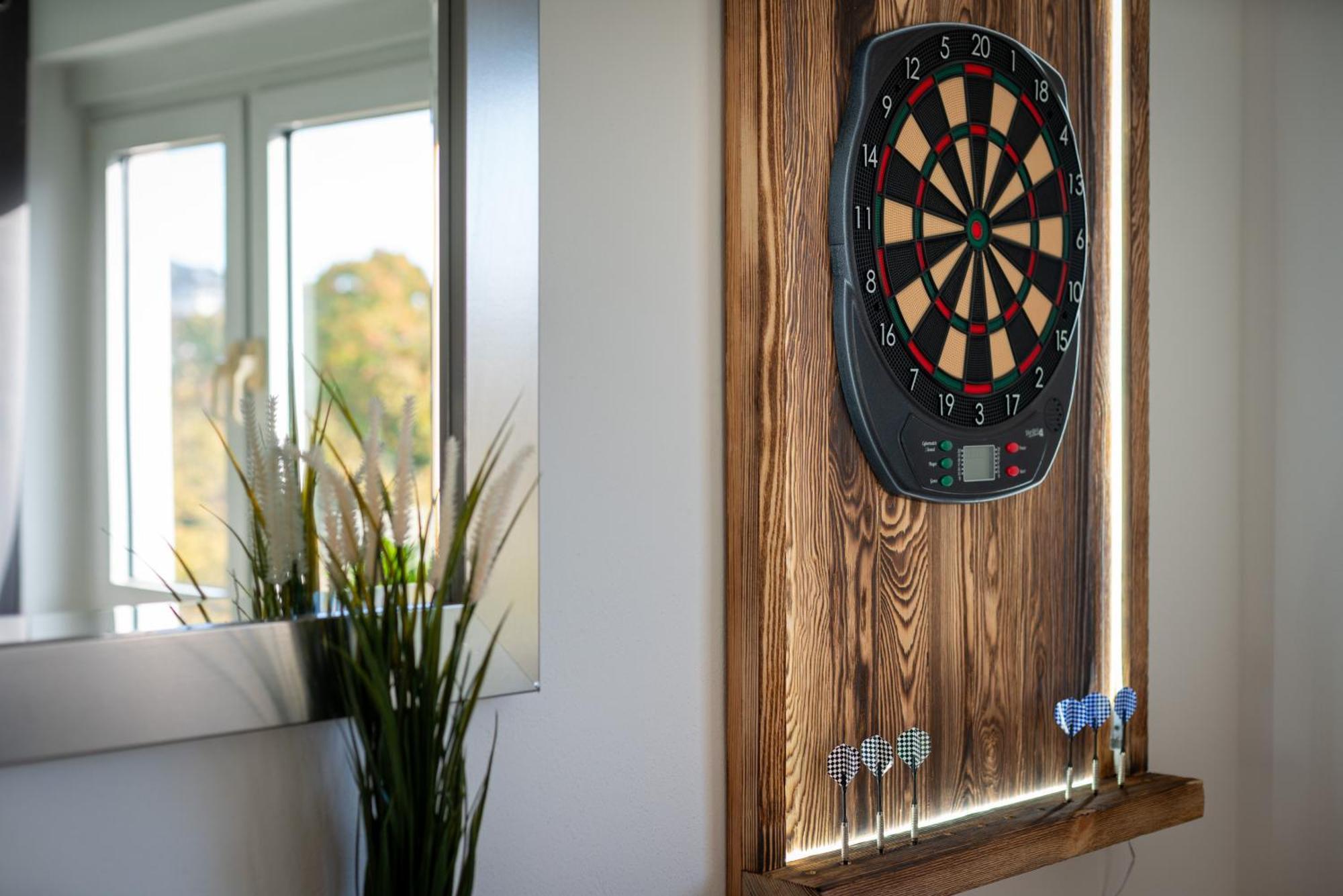 Homely-Apartment Manhattanart, Zentral, Parkplatz, Billard,Ps4, Dart, Balkon بيليفيلد المظهر الخارجي الصورة