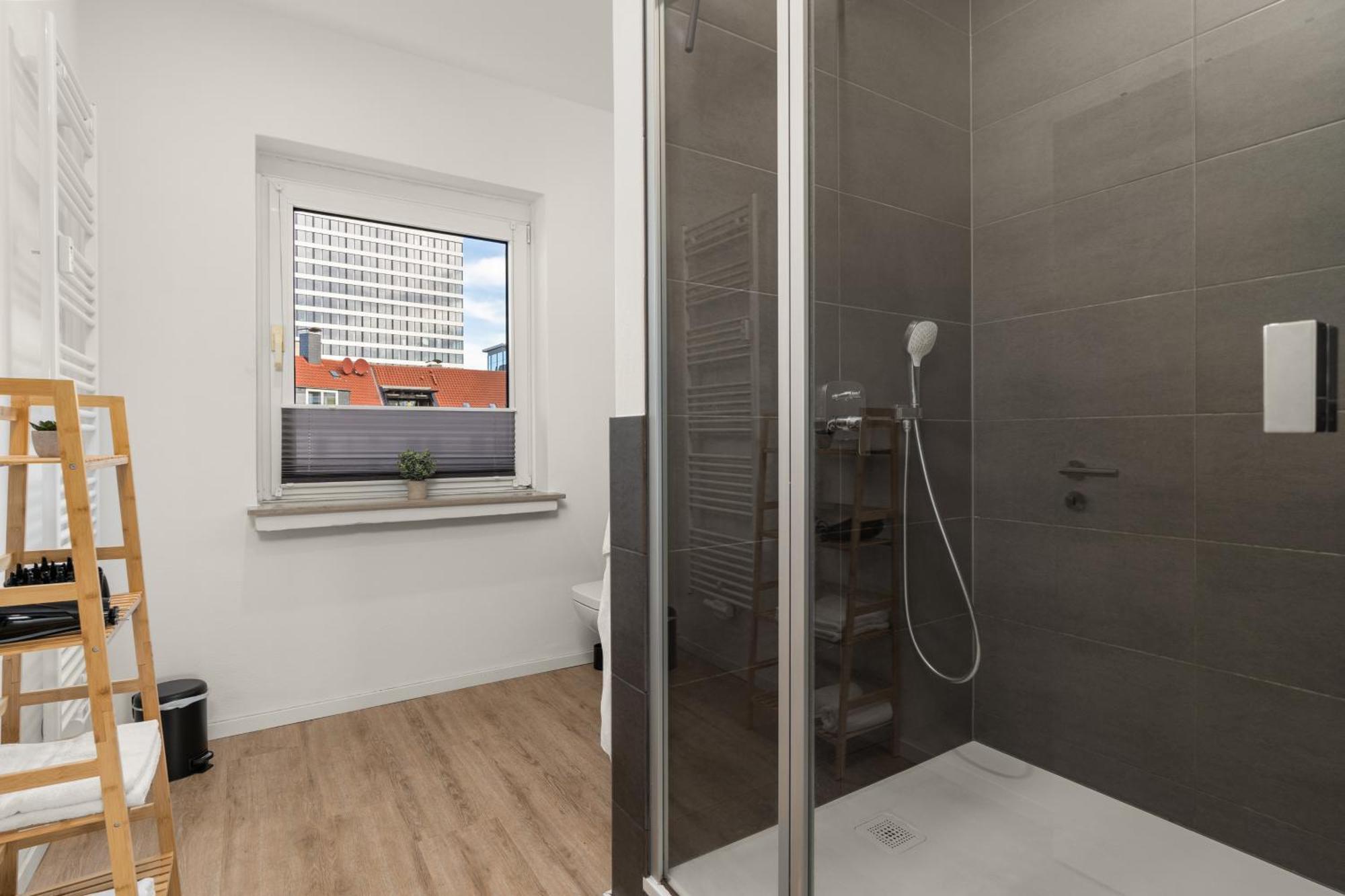 Homely-Apartment Manhattanart, Zentral, Parkplatz, Billard,Ps4, Dart, Balkon بيليفيلد المظهر الخارجي الصورة